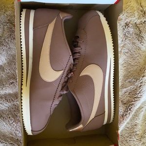 Women’s Classic Cortez Leather
